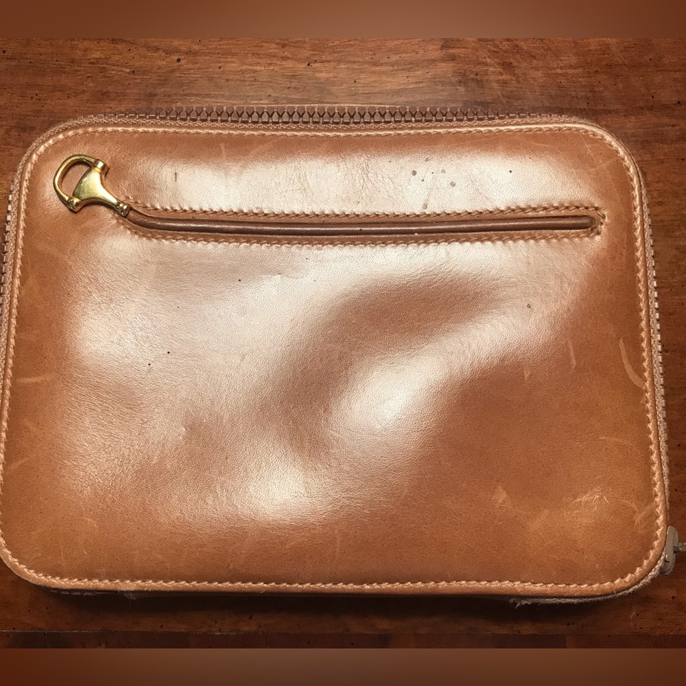 Vintage Gucci leather travel bag/cosmetic bag/jewelry case.